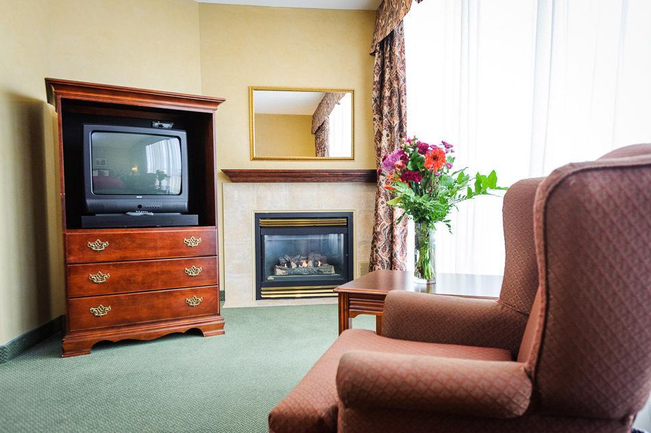 Peterborough Inn & Suites Hotel 객실 사진